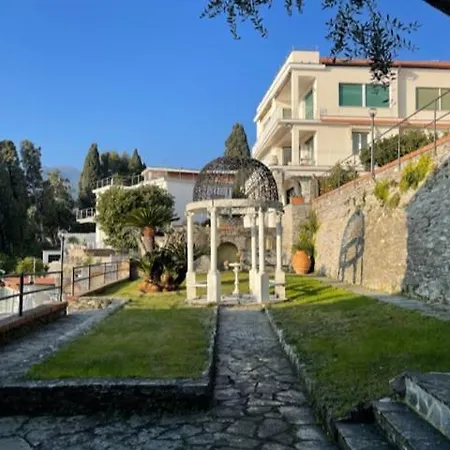 La Casetta Nel Parco...garden And Relax 라팔로